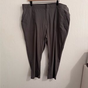 Eddie Bauer Lightweight Charcoal Travel cropped pants